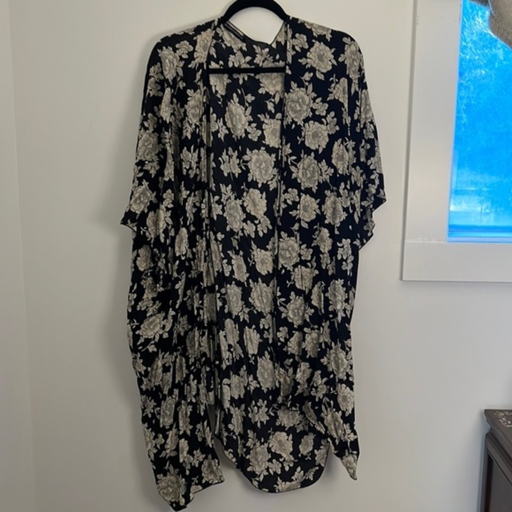 Brandy Melville | Floral Cardigan